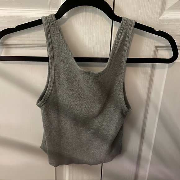 Size small women’s color, gray.  I wash it before sending it to someone - Picture 2 of 2